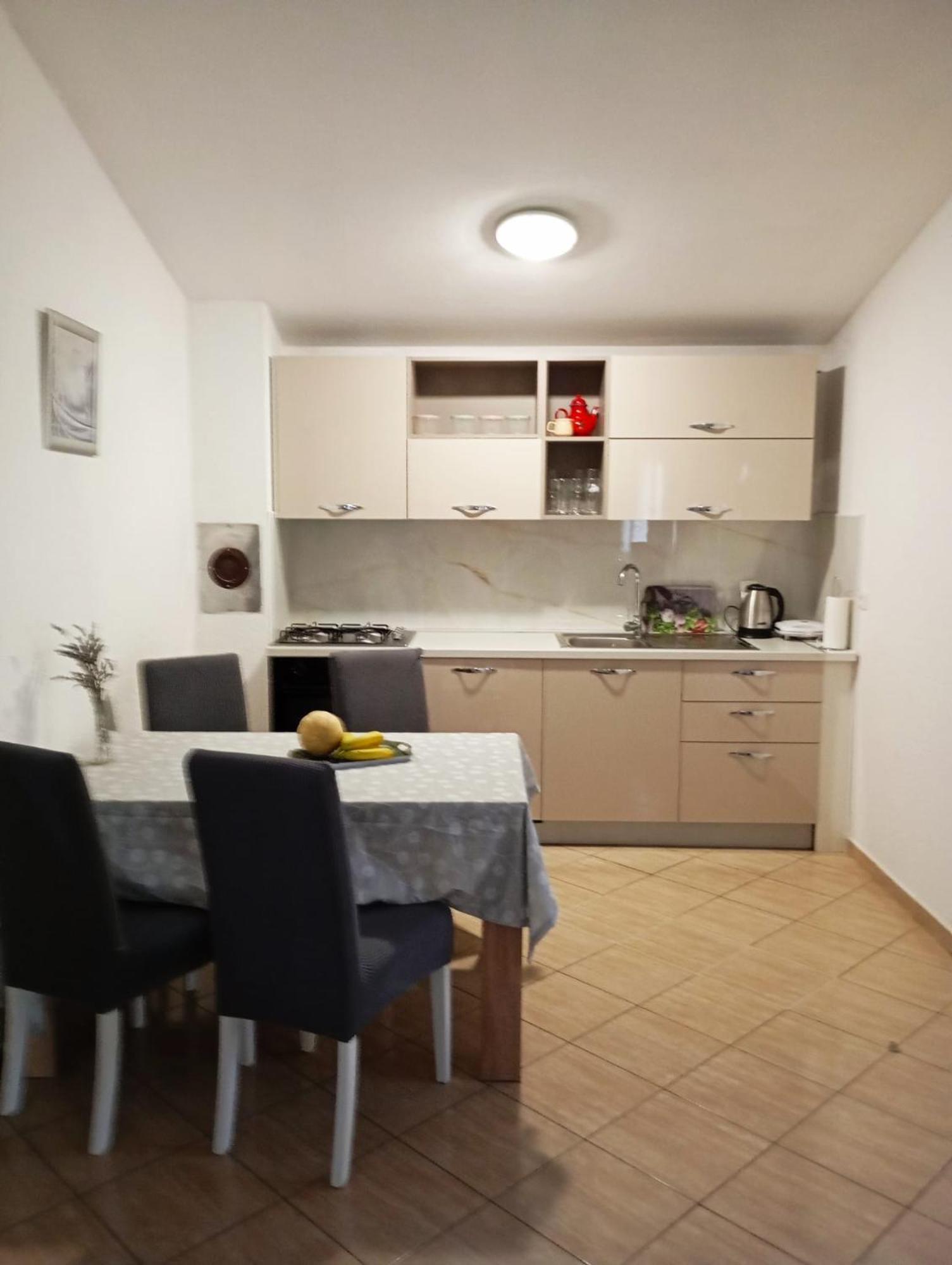 ביוגראד נה מורו Apartmani Joja מראה חיצוני תמונה